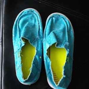 Sanuk shoes